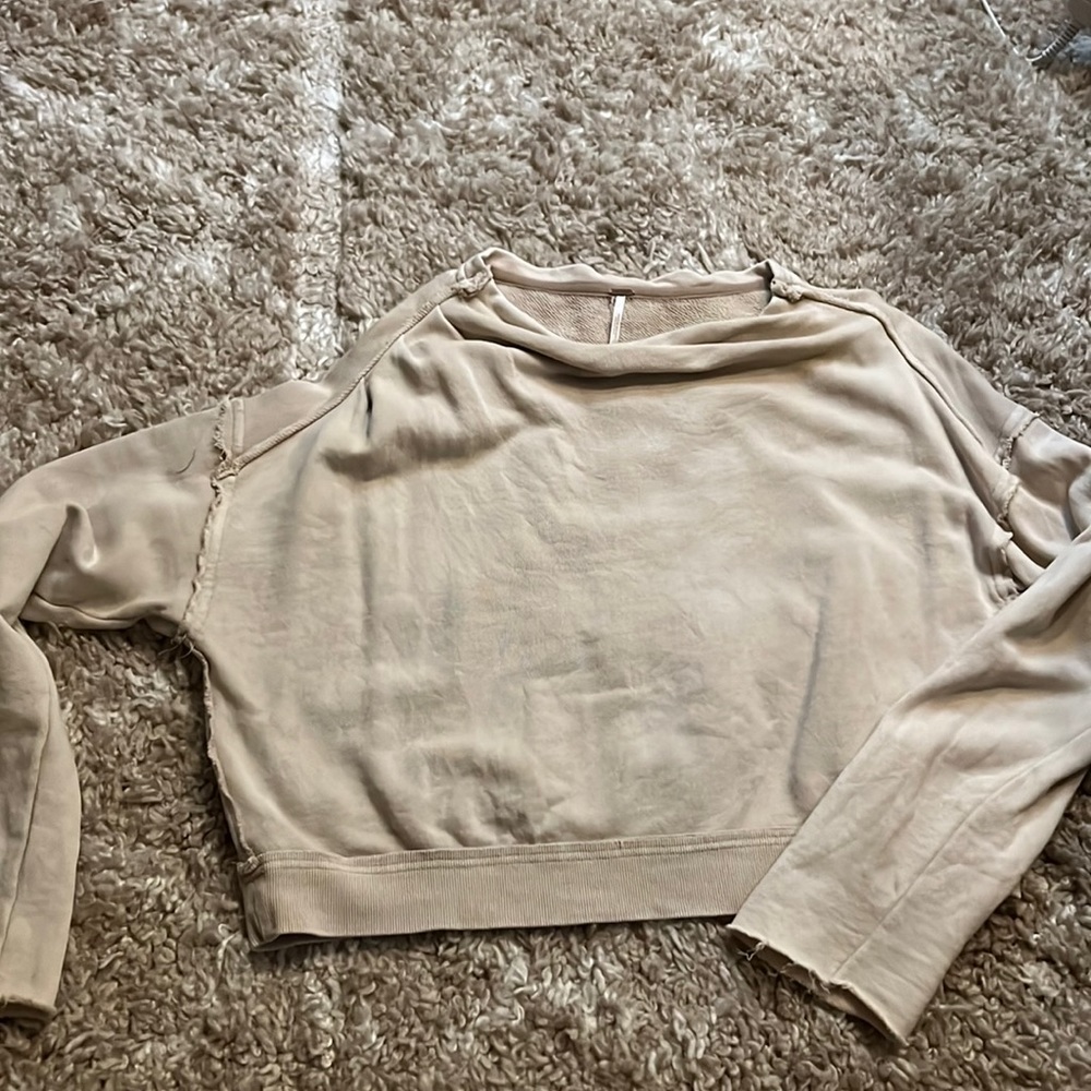 Size xsmall free people sweater. Great condition. No stains or smells